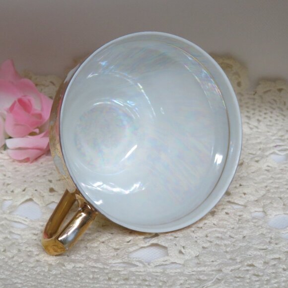 Japan Irridescent Pearl & Gold Ribbed Cup & Saucer Vintage (K649) - Picture 6 of 10